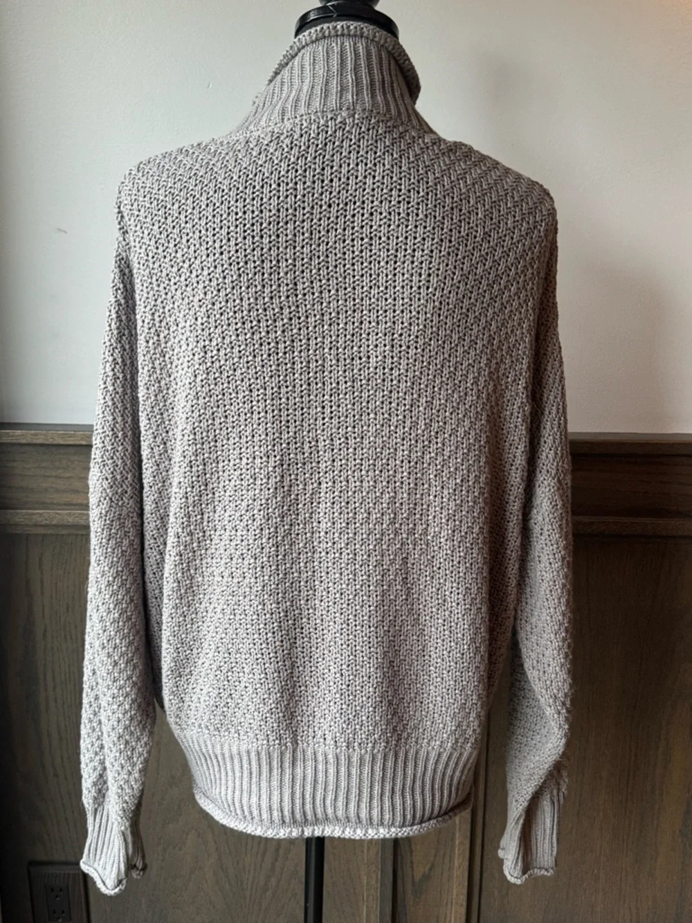 Tecrew Turtleneck Knit Oversized Sweater in Light Gray Large - Picture 4 of 7